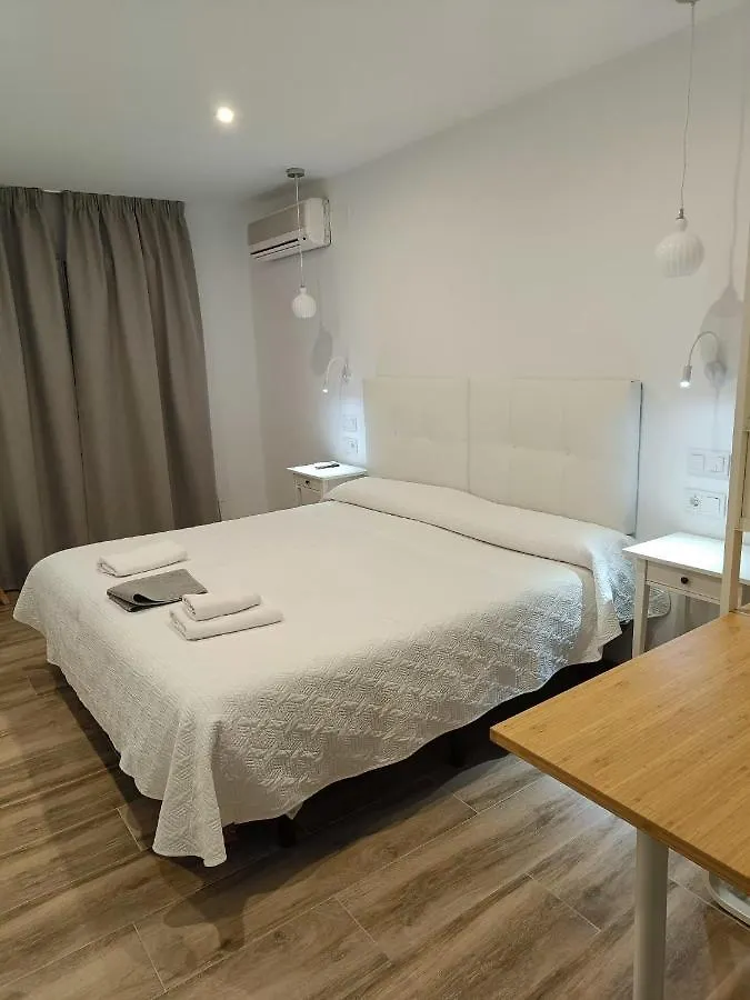Hostal La Ermita Nerja Maison d'hôtes